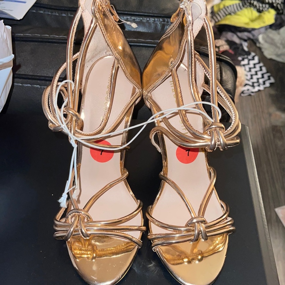 Madden girl gold heels size 7. Like new!